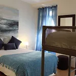 Family House Hostel *