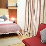 ホステル Family House