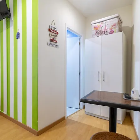אכסניה Family House