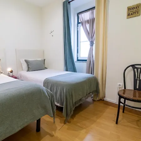 אכסניה Family House אבאירו