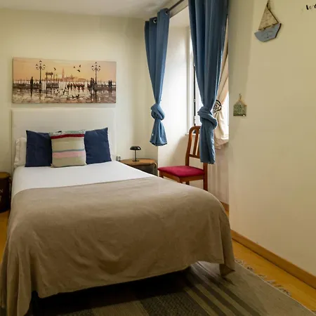 Family House אכסניה
