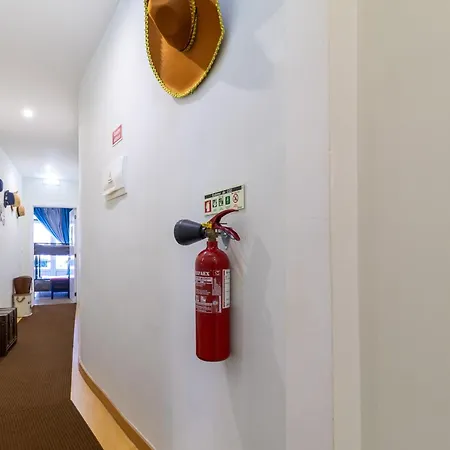 Family House Hostel *