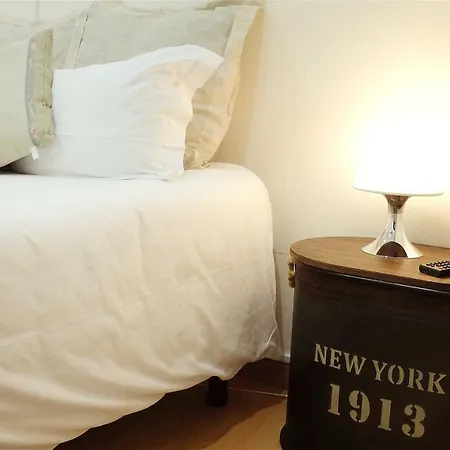 Family House Vandrarhem *