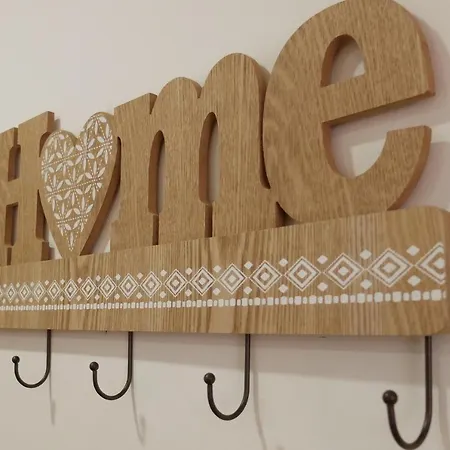 Family House אכסניה *