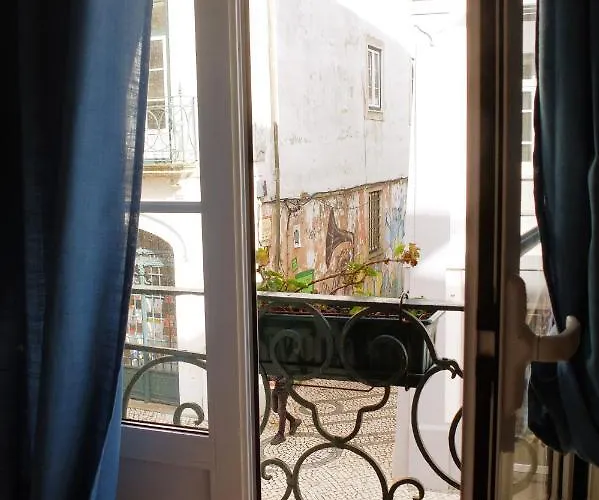 Family House אכסניה